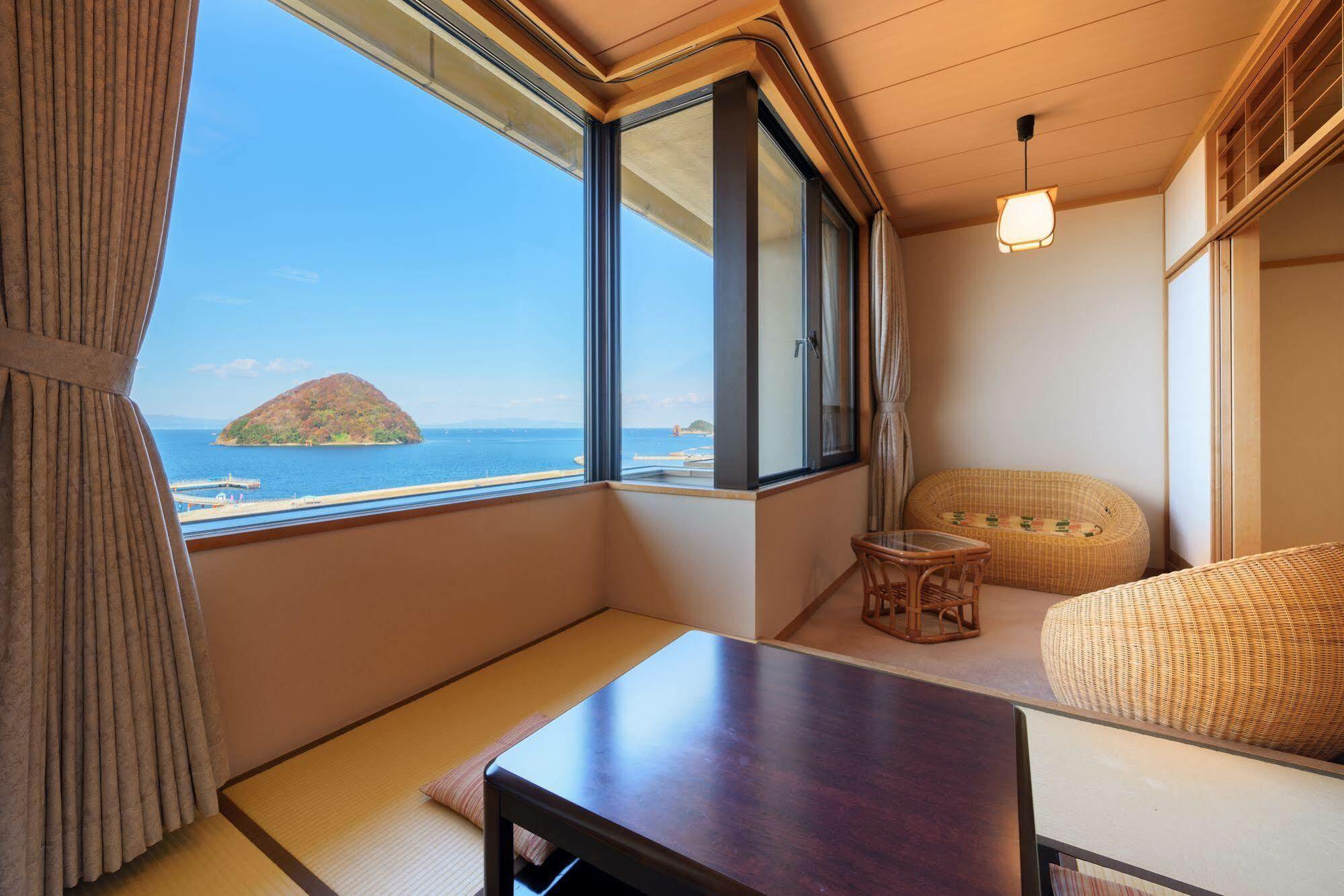 Hotel Kaisenkaku Aomori Esterno foto